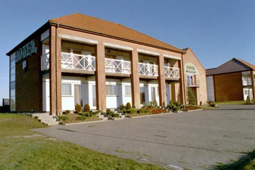 Greenline Hotel Hellfeld 노이브란덴부르크 외부 사진