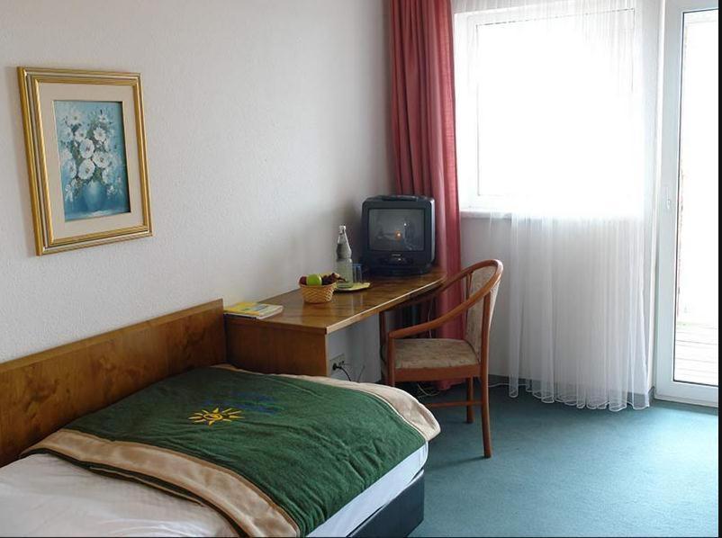 Greenline Hotel Hellfeld 노이브란덴부르크 객실 사진