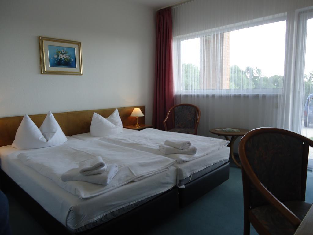 Greenline Hotel Hellfeld 노이브란덴부르크 외부 사진